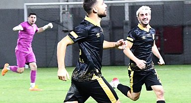 Balıkesirspor, Akşehirspor'u 3 golle geçti