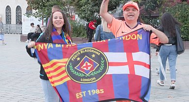 Barcelona taraftarları Sultanahmet Meydanı'nda toplandı