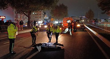 Bariyerden atlayıp karşıya geçmek isteyen yaya otomobil altında öldü