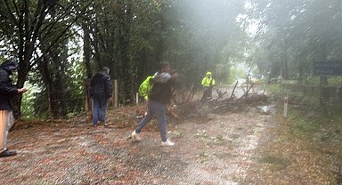 Bartın- Amasra'da fırtına; dalga boyu 6 metreye ulaştı