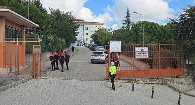 Başakşehir'de 1 öğrencinin hayatını kaybettiği okuldaki kavgaya ilişkin 3 kişi tutuklandı Arşiv eklendi