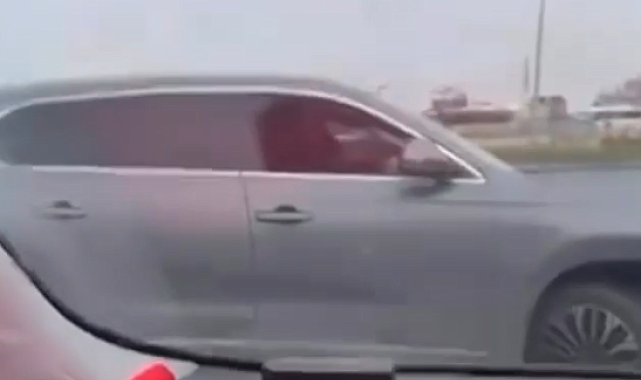 Başakşehir'de trafikte tartışan 2 sürücü kamerada