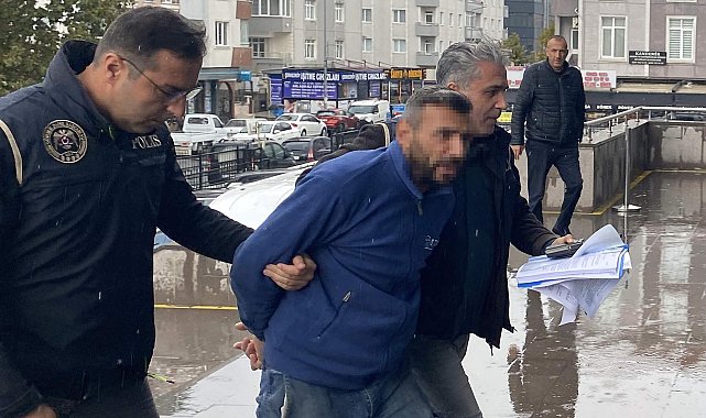 Bayrağı çöpe attı 'vatan hainleri' diye paylaşım yaptı