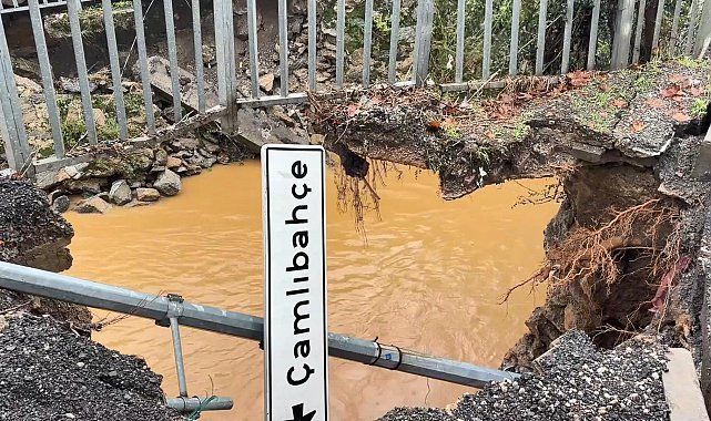 Beykoz'da sağanak sonrası köprünün yan duvarları çöktü; yol trafiğe kapatıldı