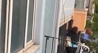 Beyoğlu'nda 'İmdat polis yok mu' diye bağırdı; çıktığı otel tabelasından düşerek yaralandı