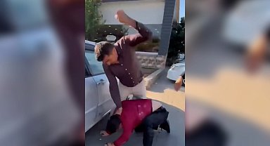 Bıçaklayıp darbettiği kişinin yakınları tarafından sopayla dövüldü
