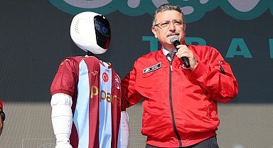 BilimFest Trabzon'da açılışı yapay zeka robot yaptı