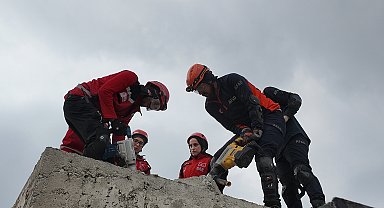 Bingöl'de 7 büyüklüğünde deprem senaryolu tatbikat