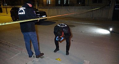 Boşanma aşamasındaki eşini tabancayla yaraladı