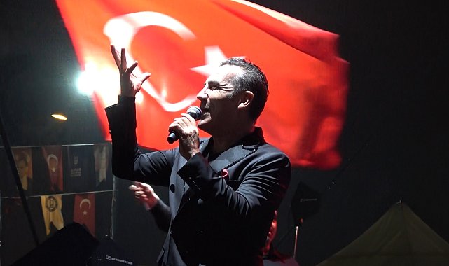 Bursa'da Ferhat Göçer'den Cumhuriyet Bayramı konseri