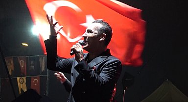 Bursa'da Ferhat Göçer'den Cumhuriyet Bayramı konseri