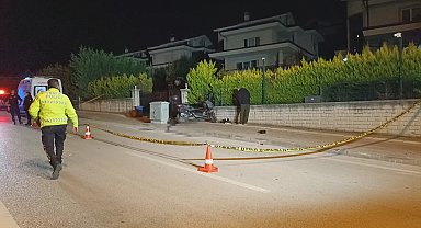 Bursa'da motosiklet kaldırıma ve elektrik panosuna çarptı: 1 ölü