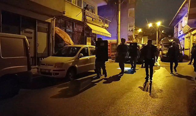 Bursa'da oğlunun bıçakla rehin aldığı anne, polisin operasyonuyla kurtarıldı