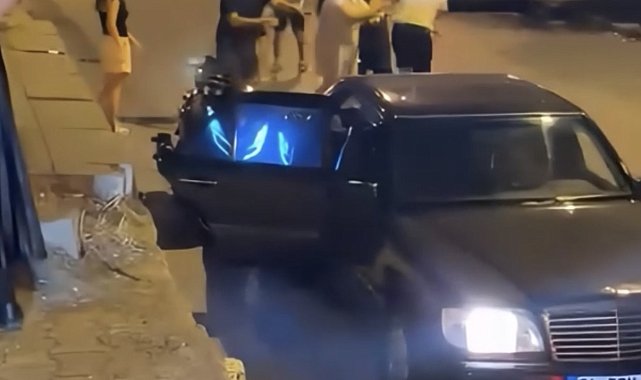 Büyükçekmece'de trafik kavgası: Küfür edince tekme yumruk birbirlerine girdiler