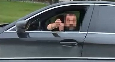 Büyükçekmece'de trafikte tartıştığı sürücünün otomobiline çarptı