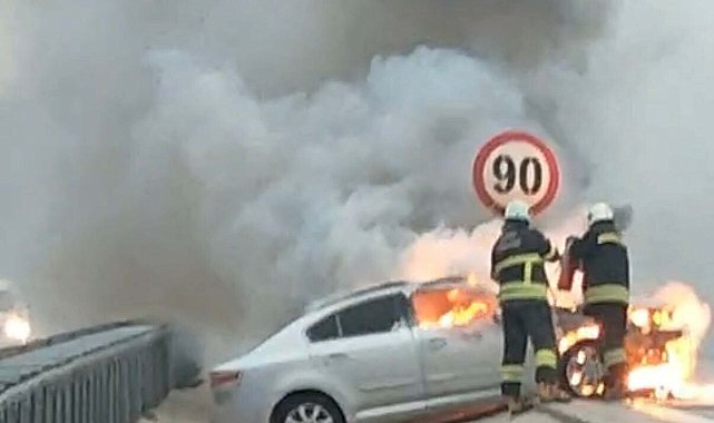 Çanakkale'de otomobil alev alev yandı; o anlar kamerada