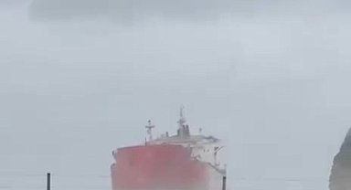 Çatalca'da gemi karaya oturdu -1