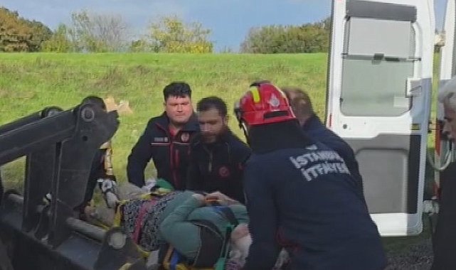 Çatalca'da sağanakta dere taştı; kolu kırılan kadın kepçeyle karşıya geçirildi