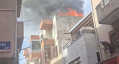 Çatı katında çıkan yangın, söndürüldü