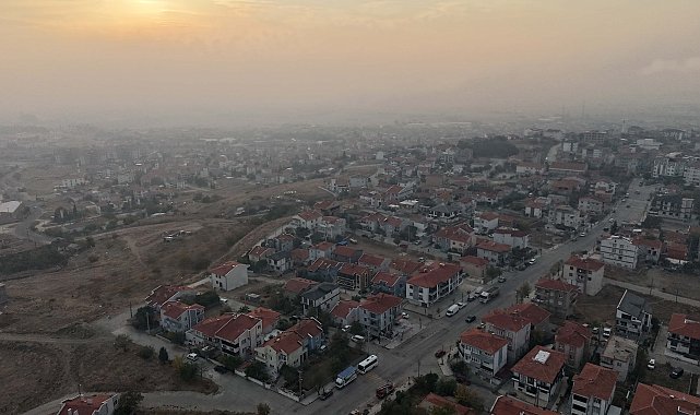 Çeltik hasadı sonrası anız yakımı, ilçeyi duman altında bırakıyor