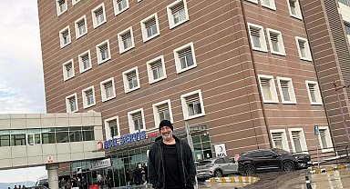 Cem Yılmaz, Çanakkale'de tedavi gördüğü hastaneye kontrole geldi
