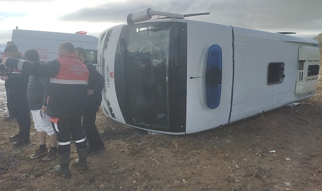 Cezaevi nakil, aracı devrildi: 2'si jandarma personeli 3 yaralı