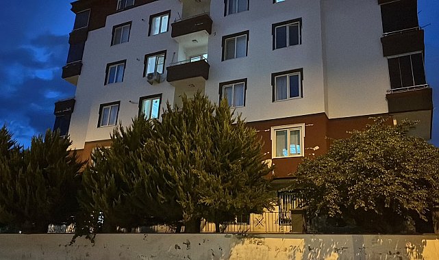 Çift ve 6 yaşındaki oğulları 2'nci kattan düştü; 1 ölü, 2 yaralı