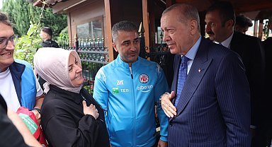 Cumhurbaşkanı Erdoğan, İstanbul Kastamonuspor kulübünü ziyaret etti