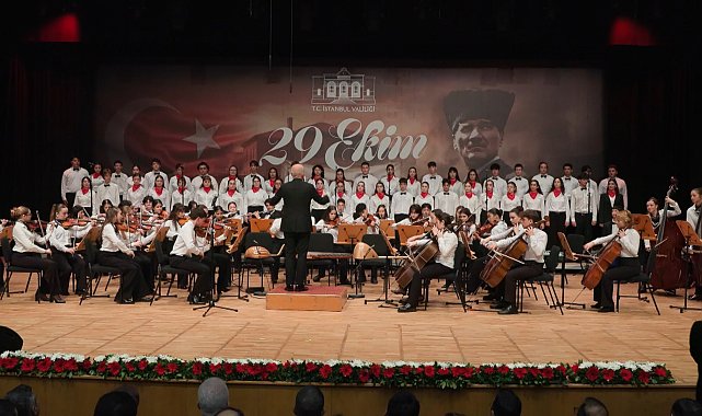 Cumhuriyet Bayramı'nın 103'üncü yılı Cemal Reşit Rey Konser Salonu'nda kutlandı