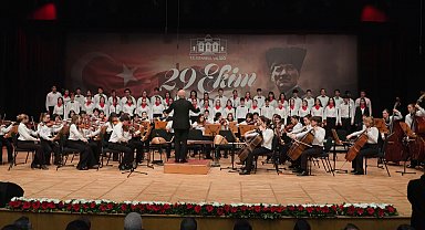 Cumhuriyet Bayramı'nın 103'üncü yılı Cemal Reşit Rey Konser Salonu'nda kutlandı
