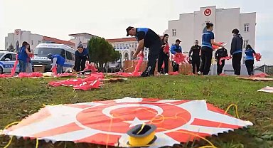 Cumhuriyetin 103'üncü yıldönümünde 103 uçurtma gökyüzüyle buluştu