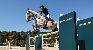 Defender, Engel Atlama Yarışmaları ile binicilik tutkunlarını bir araya getirdi