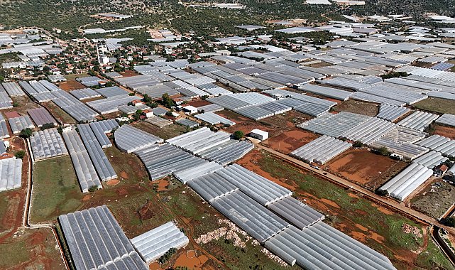 Demre'de selin neden olduğu olumsuzluklar giderilmeye çalışılıyor