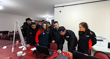 Dereye düşen cipin sürücüsü kurtuldu; 1 ölü, kayıp 1 kişi aranıyor