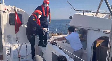 Didim açıklarında 3'ü çocuk 17 kaçak göçmen kurtarıldı; 1 gözaltı