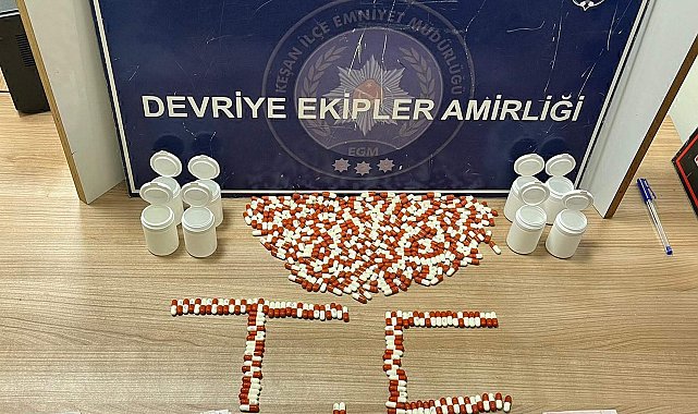 Durdurulan araçta 413 sentetik hap ele geçirildi; 4 gözaltı