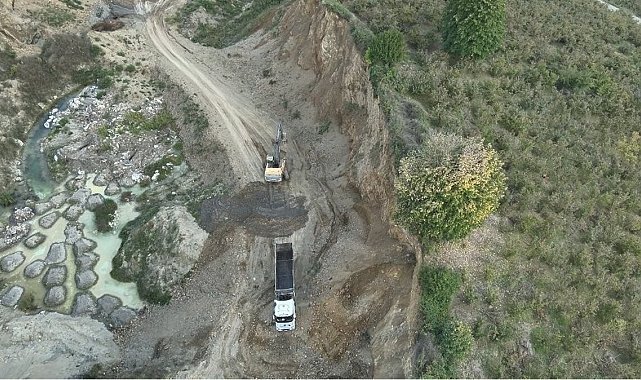 Düzce'de sanayi atıklarını araziye döken 8 şüpheli suçüstü yakalandı