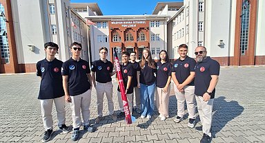 Efsanevi kuş 'Semrük'ün ismini verdikleri roketle TEKNOFEST'in tavan puanını aştılar