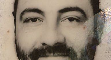Ekskavatörle geri dönüşüm malzemeleri arasında sıkışıp ölen iş yeri sahibi toprağa verildi