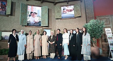 Emine Erdoğan, 'Özbekistan'da Beşeri Sermayenin Geliştirilmesine Yönelik Reformlar' konulu sergiyi ziyaret etti