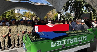 Erciyes Dağı'na tırmanırken düşüp ölen rehber toprağa verildi