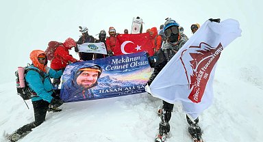 Erciyes Dağı'nda düşüp ölen rehber için anma tırmanışı