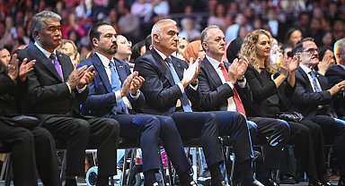 Ersoy: Farklı coğrafyalardan yükselen sesler, cumhuriyetimizin coşkusunda birleşti