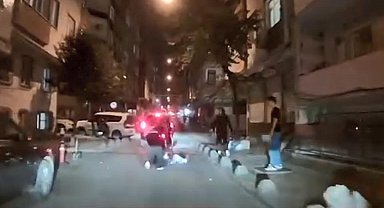 Esenler'de 2 kız arkadaş arasında kavga; saçından tutup yerde sürükledi