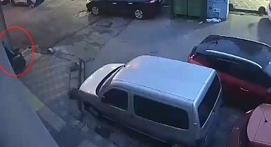 Esenler'de motosiklet hırsızlığı kamerada; 1 kişi tutuklandı