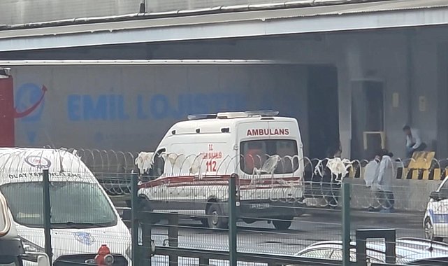 Esenyurt'ta 2 TIR arasında sıkışan şoför hayatını kaybetti