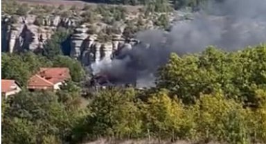 Evin çatısında çıkan yangın söndürüldü