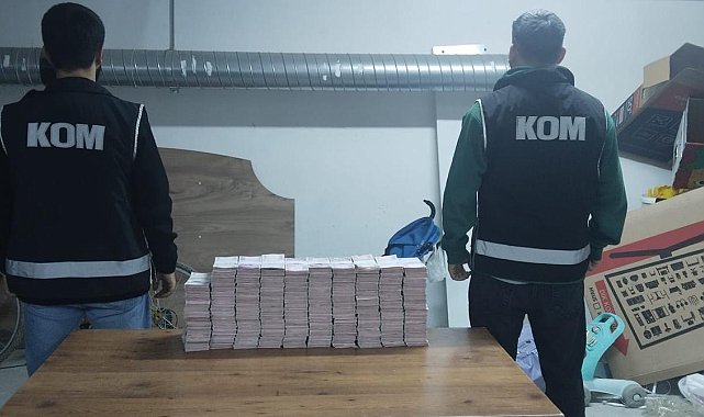 Evinin bodrumunda çuvallar içerisinde 3 milyon 912 bin TL ele geçirildi