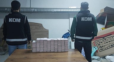 Evinin bodrumunda çuvallar içerisinde 3 milyon 912 bin TL ele geçirildi