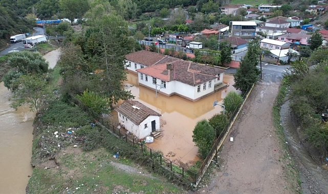 Eyüpsultan'da dere taştı, ev ve iş yerlerini su bastı, yol çöktü Havadan görüntüler